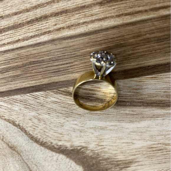 Vintage Diamond cluster ring. 10k gold - Picture 2 of 10